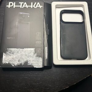 Black Carbon Fiber iPhone 17 Pro Case PITAKA